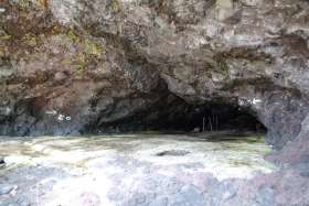 厳門の洞窟