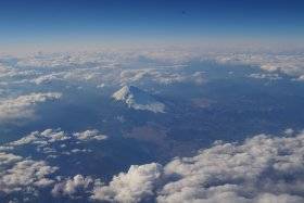 飛行機から富士山