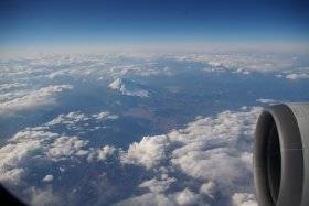 飛行機から富士山