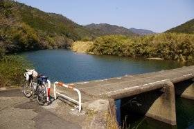 一斗俵沈下橋