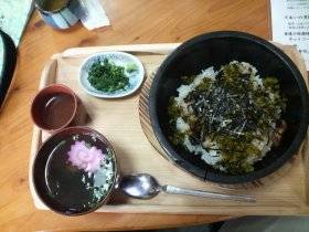 道の駅四万十大正で昼飯　鰻の石焼混ぜご飯