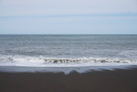 サロマ湖ワッカ原生花園からオホーツク海を望む